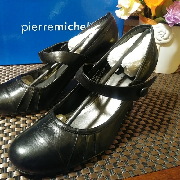 Pierre Michel heels size 6.5 B. - Picture 5 of 14